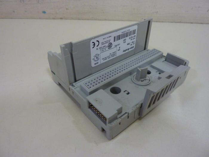 Used ALLEN BRADLEY Terminal Base 1794-TBN SER A #60415