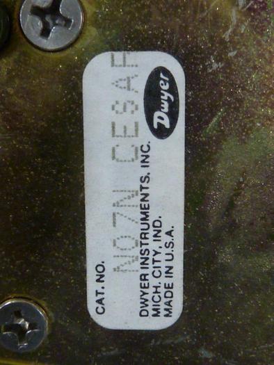 Used DWYER Gauge Transmitter N07N #53745