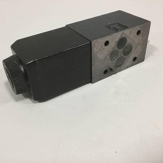 Used VICKERS Directional Valve DG4V-3S-22AL-M-U-H5-60 #90622