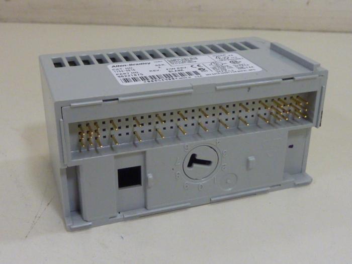 Used ALLEN BRADLEY I/O Module 1794-OB16 SER A #60882