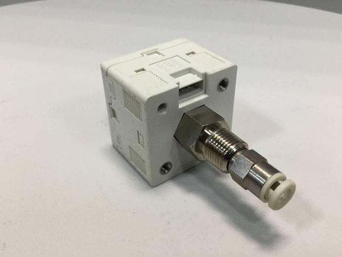 Used SMC Vacuum Switch ZSE30-01-25-M #99173