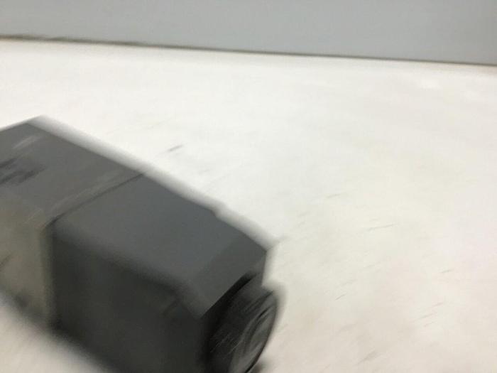 Used VICKERS Valve DG4V-3-2A-M-U7-H-7-50-JA70 #135592