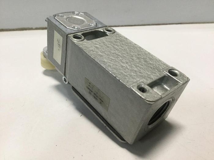 Used TELEMECANIQUE Lox-Switch C2JK05 #110616