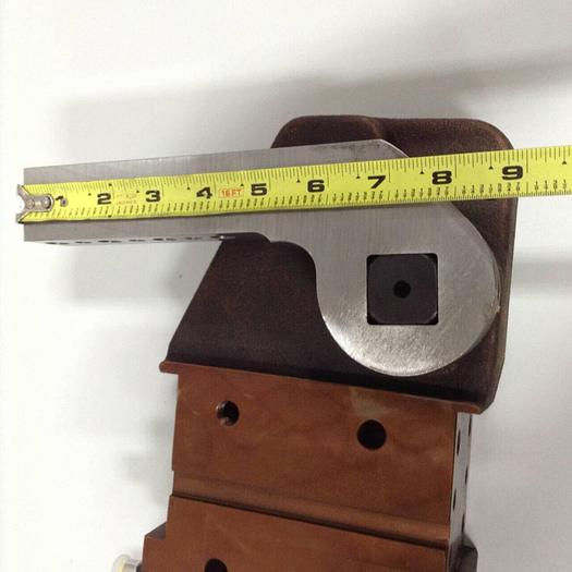 Used DESTACO Clamp 82G8N-412C91-131190B #90111