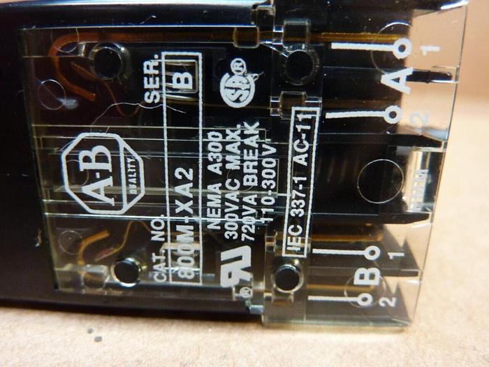 Used ALLEN BRADLEY Push Button 800MB-X016 AMBER #38201