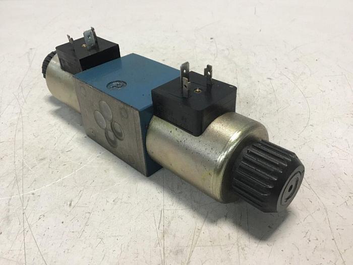 Used BOSCH Directional Valve 0 810 092 105 #137406