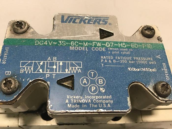 Used VICKERS Valve DG4V-3S-6C-M-FW-D7-H5-60-P10 #132371