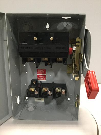 Used GENERAL ELECTRIC / GE 30 Amp Safety Switch TH3361 #107035
