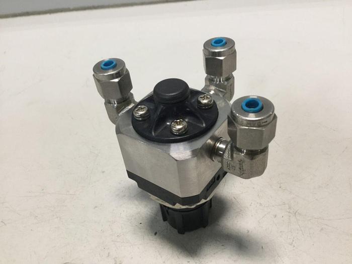 Used SMC Regulator SRH3101-01 #104208