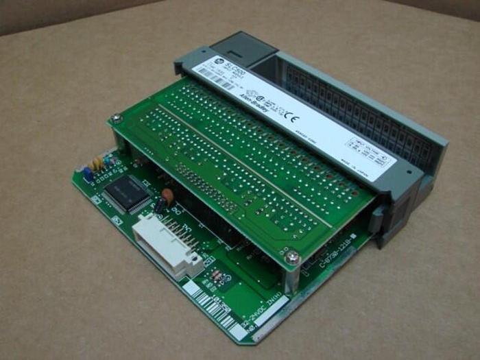 Used ALLEN BRADLEY Input Module 1746-IB32 SER C #77823