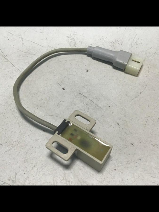 Used FUJI ELECTRIC Proximity Switch PE-B4D3 USED