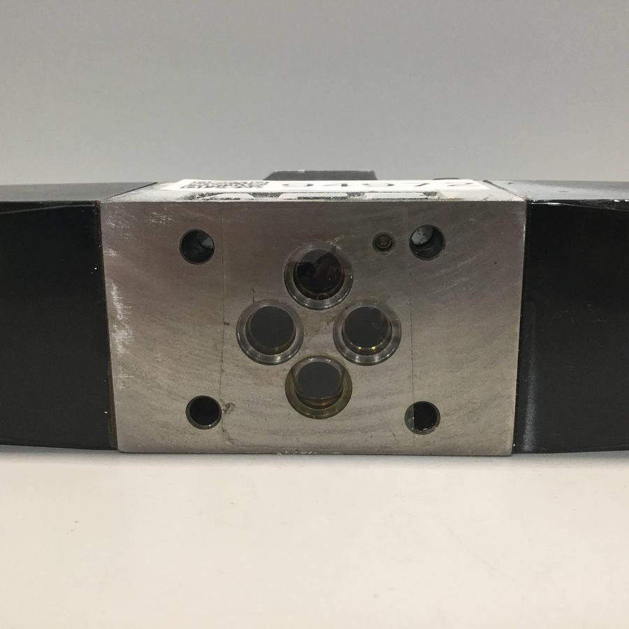 Used VICKERS Directional Control Valve DG4V36CMP7H750 USED