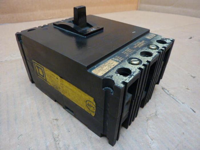 Used SQUARE D 15 Amp Circuit Breaker KF-513 (ISSUE) #28447