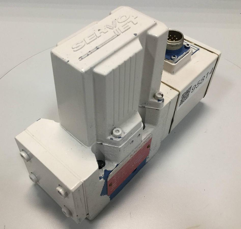 Used MOOG D661-5009 SERVO JHET HYDRAULIC VALVE USED