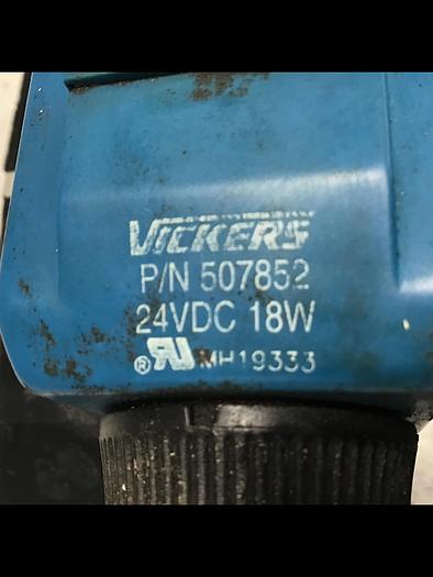 Used VICKERS DG4V-3-7A-M-U-H7-60 Valve Used #139927