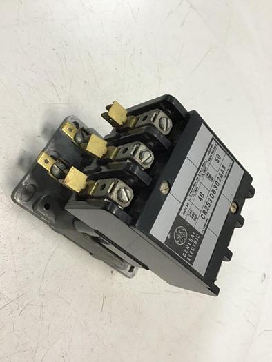 Used GENERAL ELECTRIC / GE Contactor CR253DB302AAA #84400