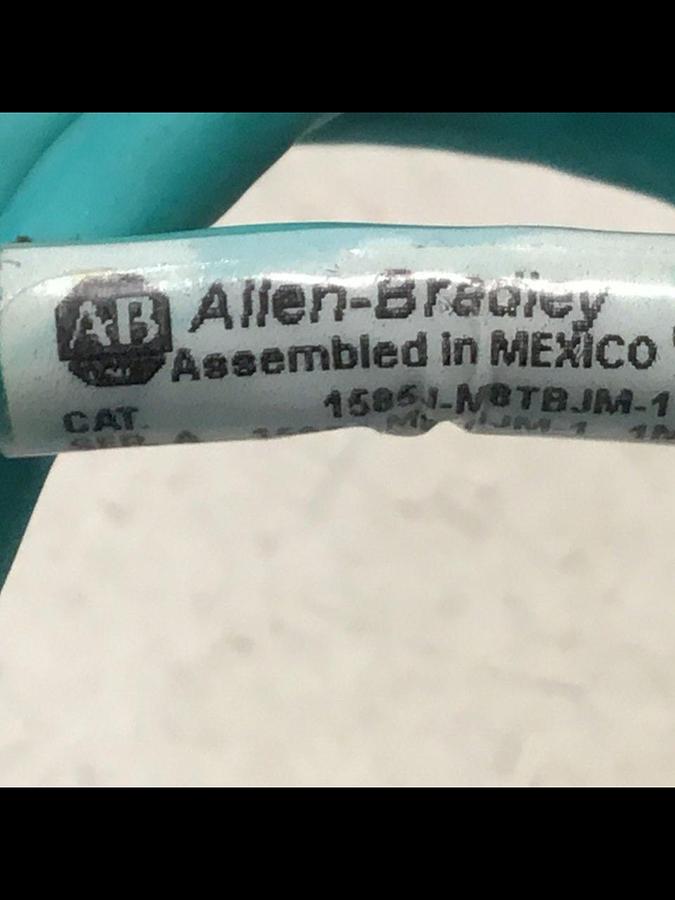 Used ALLEN BRADLEY Ethernet Cable 1585J-M8TBJM-1 USED