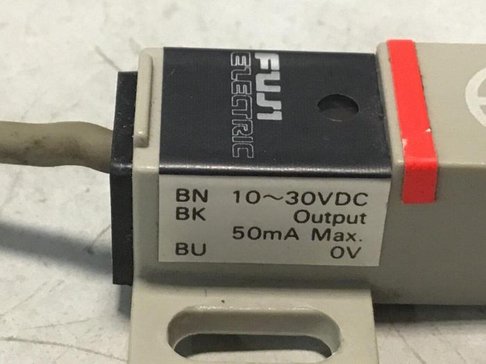 Used FUJI ELECTRIC Proximity Switch PE-B4D3 #128366