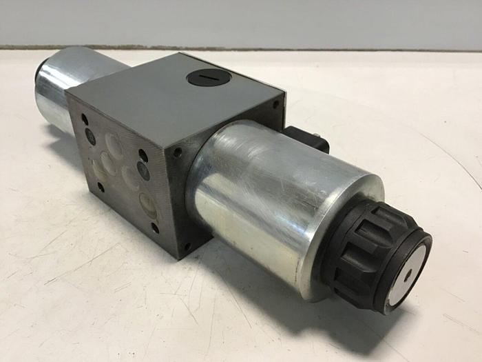Used MANNESMANN REXROTH Valve 4WE10J31CG24N9Z4 #125994