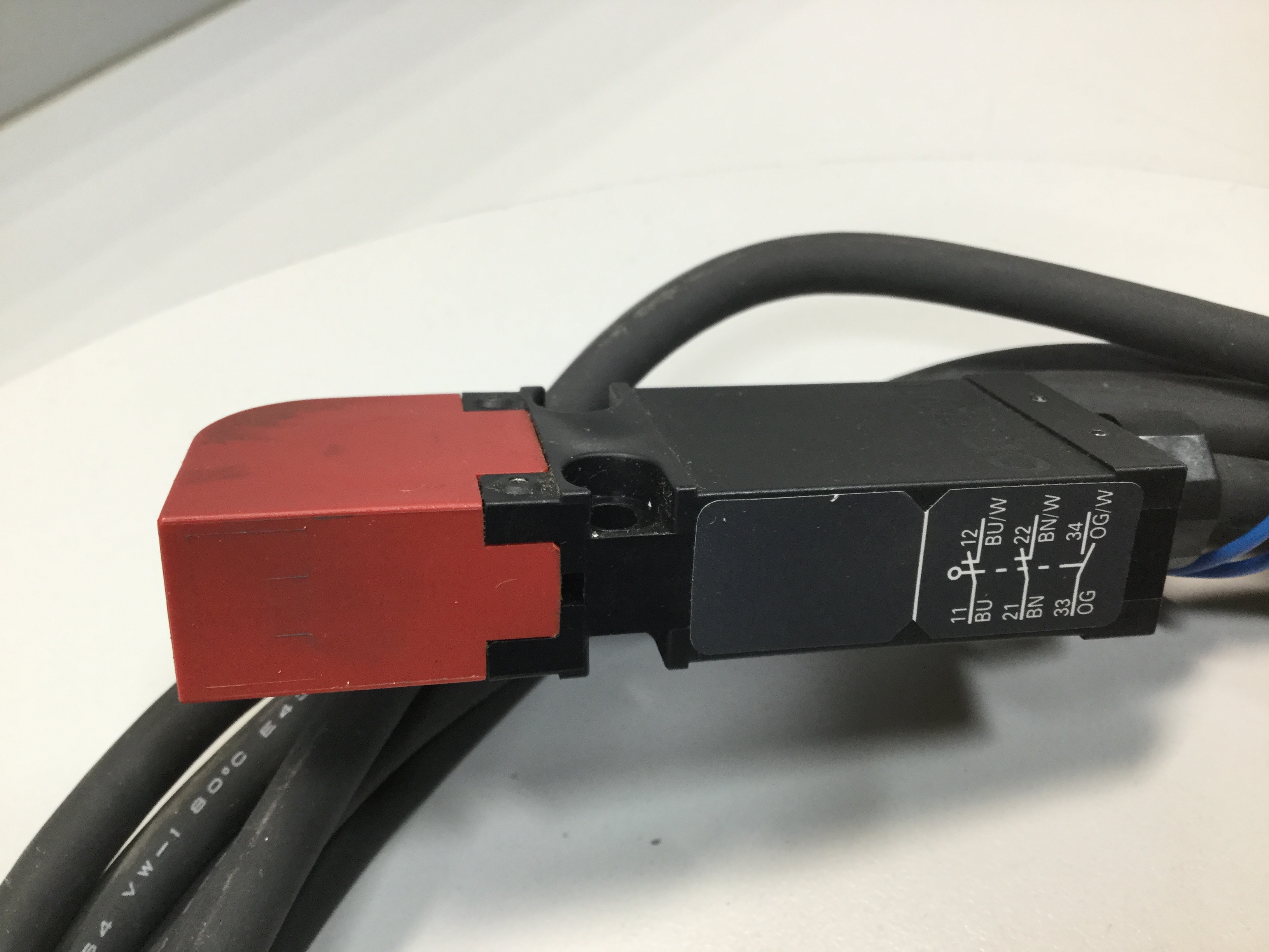 Used OMRON Door Switch D4GS-N3T-5 USED