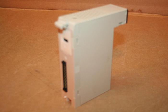 Used OMRON Output Module C200H-0A121-E Used