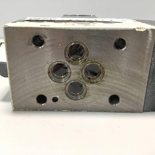 Used VICKERS Directional Control Valve DG4V32AMP7H750 #95493