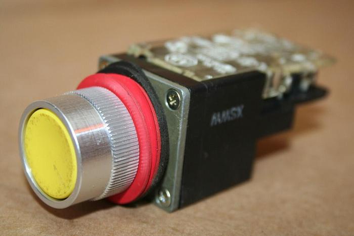 Used ALLEN BRADLEY Push Button 800MR-A2 YELLOW Used