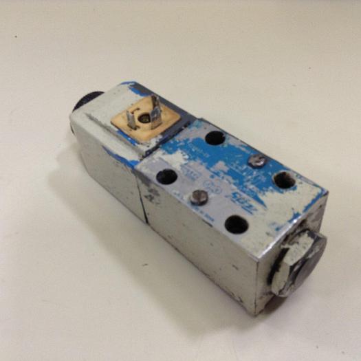 Used VICKERS Valves DG4V-3-2AL-M-U-HL7-60 #72554