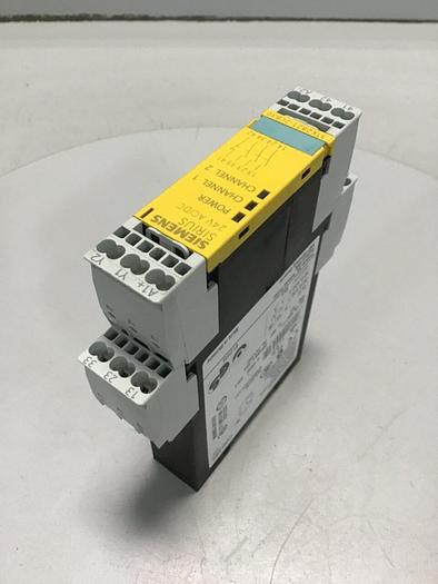 Used SIEMENS Relay Module 3TK2821-2CB30 USED