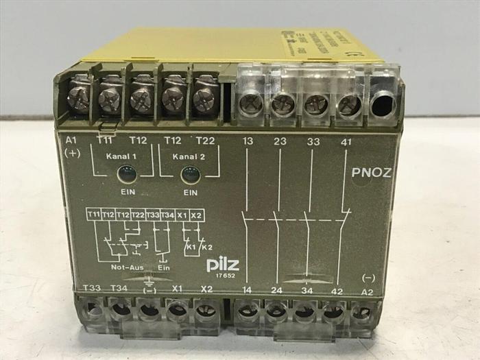 Used PILZ Safety Relay PNOZ110VAC3S1O #129532