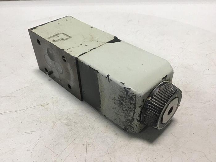 Used VICKERS Valve DG4V37AMUHL760 #137900