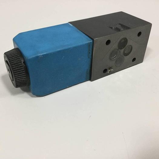 Used VICKERS Directional Valve DG4V-3S-22AL-M-U-H5-60 #90528