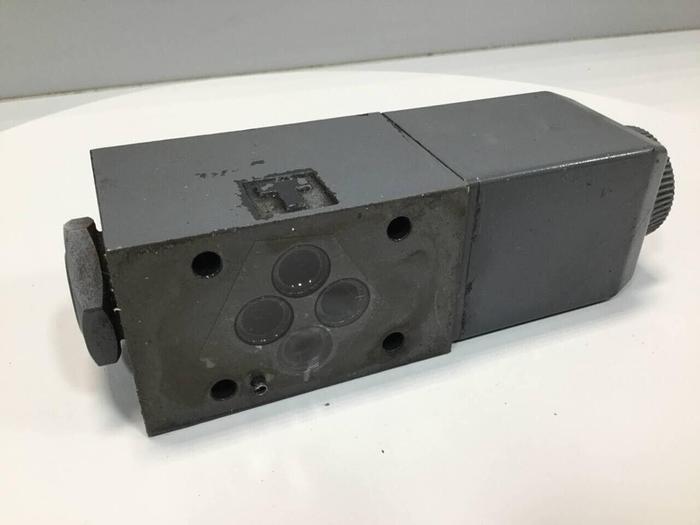 Used VICKERS Solenoid Valve DG4V32AMUHL760 Used