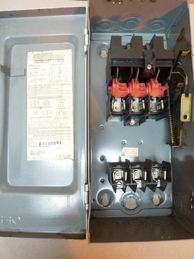 Used SQUARE D 30 Amp Safety Disconnect Switch H361 E1 Used