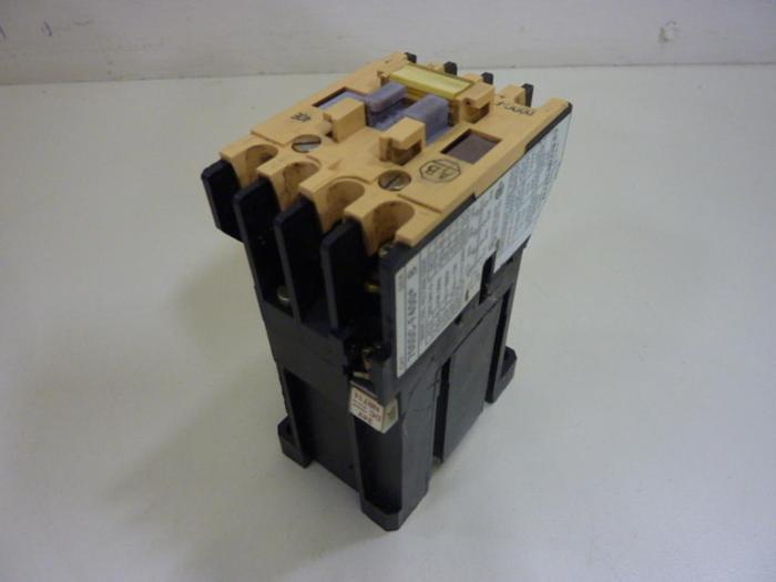 Used ALLEN BRADLEY Relay 700DC-F400 SER B #47177