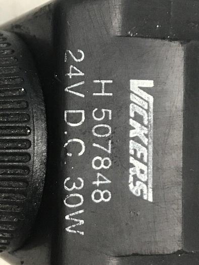Used VICKERS Valve DG4V-3-2A-M-U-H7-60 #128574