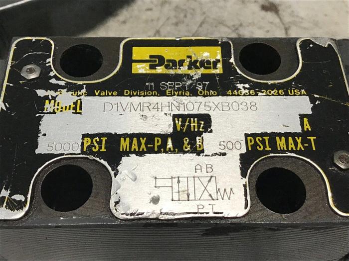 Used PARKER Directional Control Valve D1VMR4HN1075XB038 USED