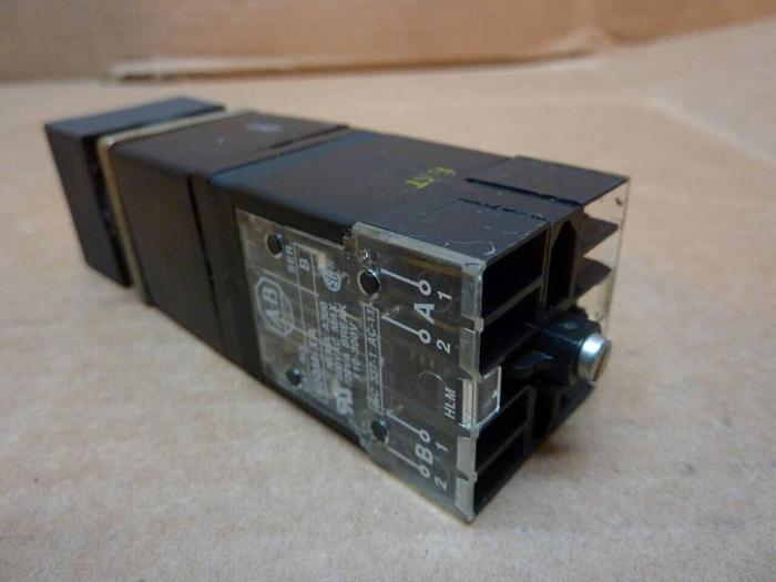 Used ALLEN BRADLEY Selector Switch 800MB-J41U SER A #25826