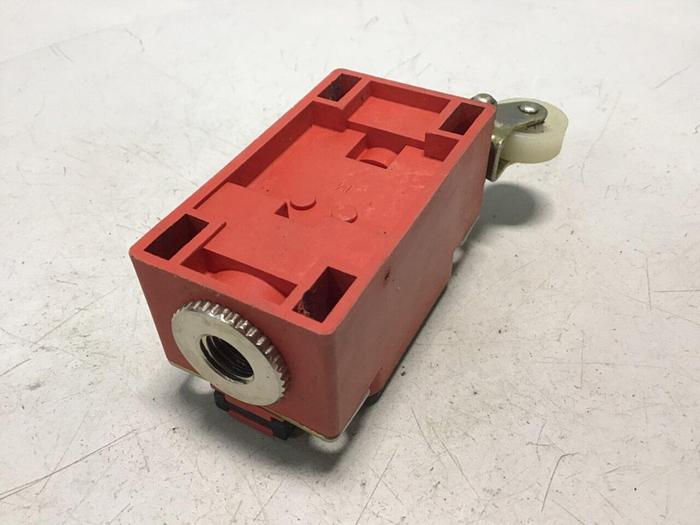 Used BERNSTEIN Limit Switch ENK-U1Z-KNIW #121285
