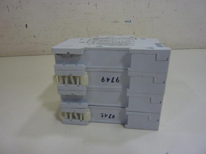 Used ALLEN BRADLEY 4 Amp Circuit Breaker 1492-CB3/H040 SER B #63793