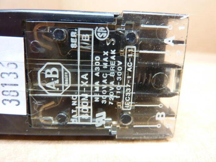 Used ALLEN BRADLEY Push Button 800MR-PA16 AMBER #38136