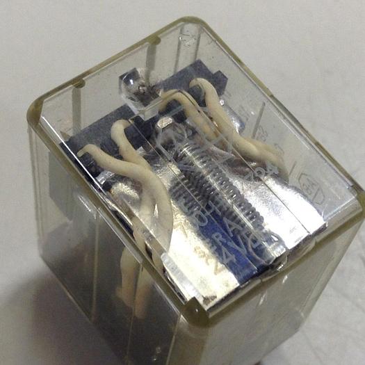 Used ALLEN BRADLEY Relay 700-HC24Z24 SER A #76322