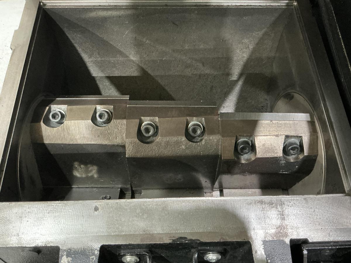 Used MILACRON Grinder / DNL / Not Cleaned yet