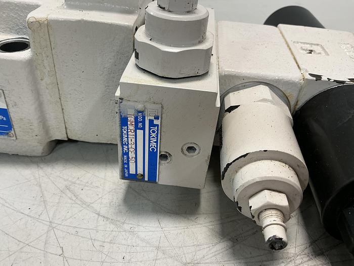 Used TOKIMEC Valve DG4VS-3-0C-M-P7-H-7-P12-52 Used