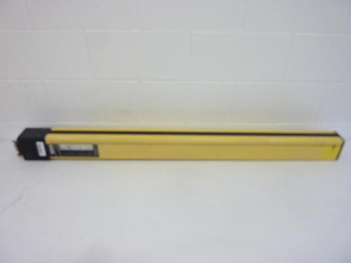 Used SICK OPTIC ELECTRONIC Light Curtain Sender AGSS 1200-2121 Used