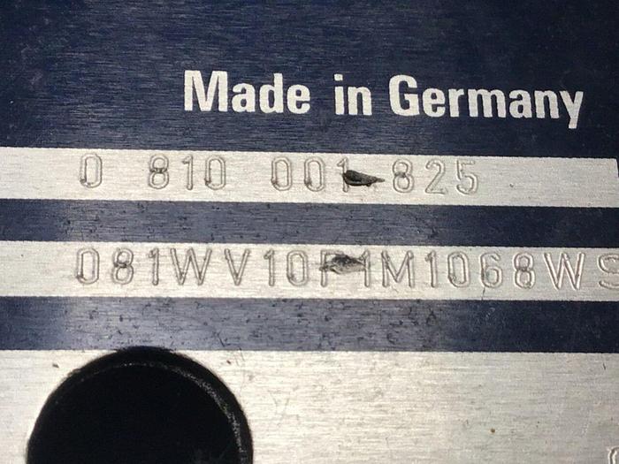 Used BOSCH Hydraulic Valve 0 810 001 825 Used
