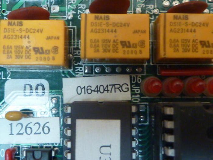 Used UNIVERSAL Unitary Controller Board 016-4047FG Used