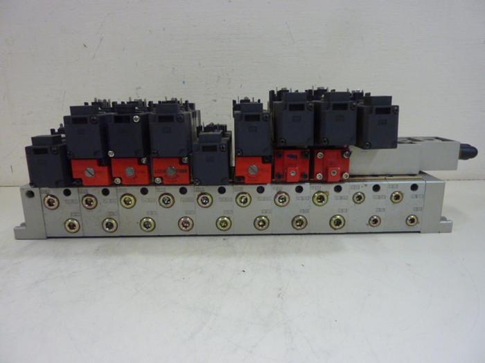 Used SMC Control Block w/ Valves VS7-6-FG-S-3 #60106