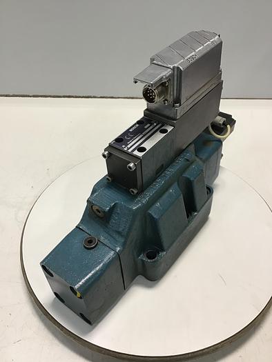 Used BOSCH Servo Valve 0 811 404 602 Used #145655