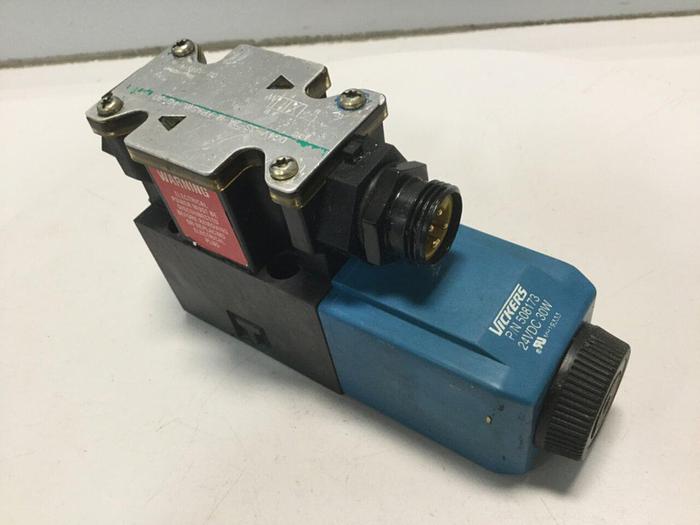 Used VICKERS Valve DG4V3S2AMFPA5WLH560 #105997